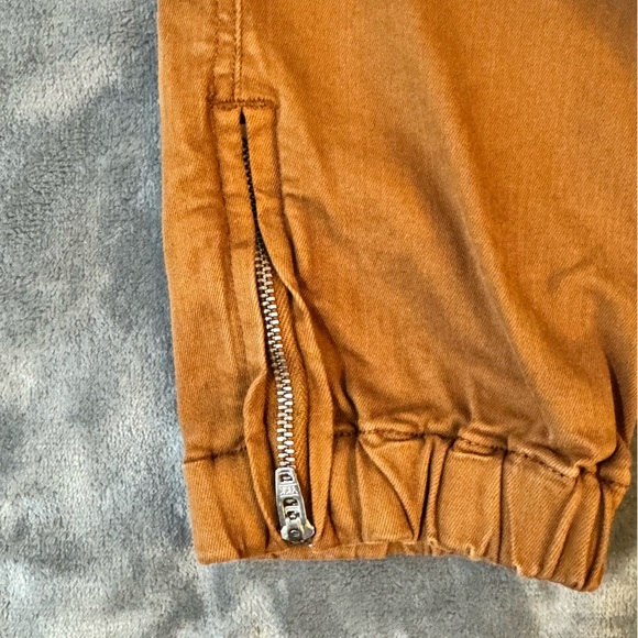 Mavi Ivy Twill Jogger in Thrush
#1276 - Picture 6 of 10